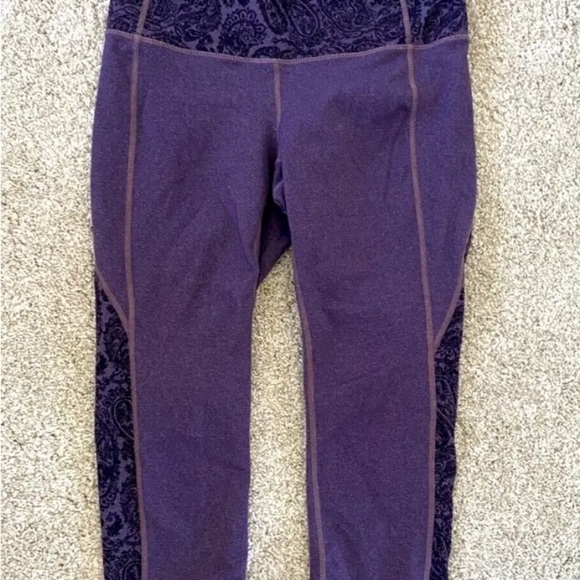 Lot of 2 Womens Athleta Size Small Printed Leggings Purple Crop Long Workout EUC - Picture 4 of 9